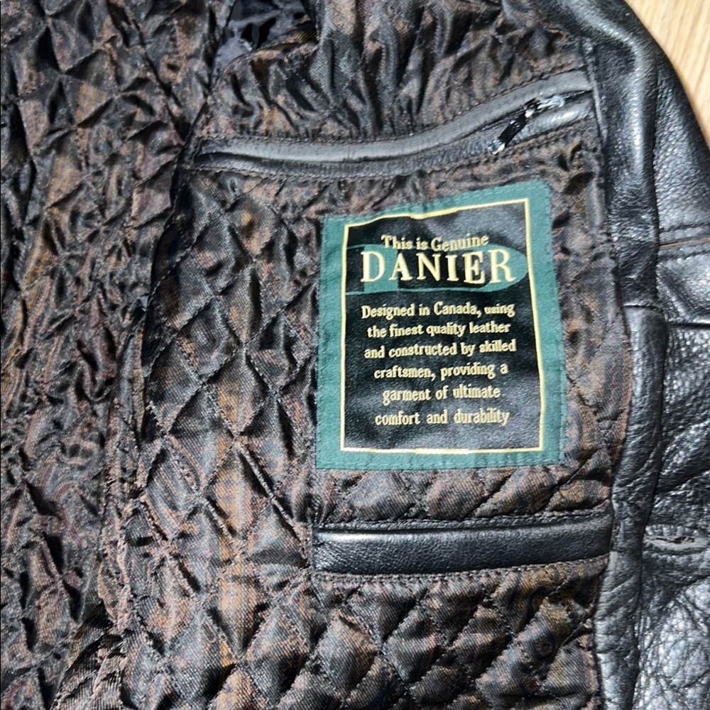 Vintage Men's Danier Black Military Field Jacket with Glossy Finish - Picture 8 of 16